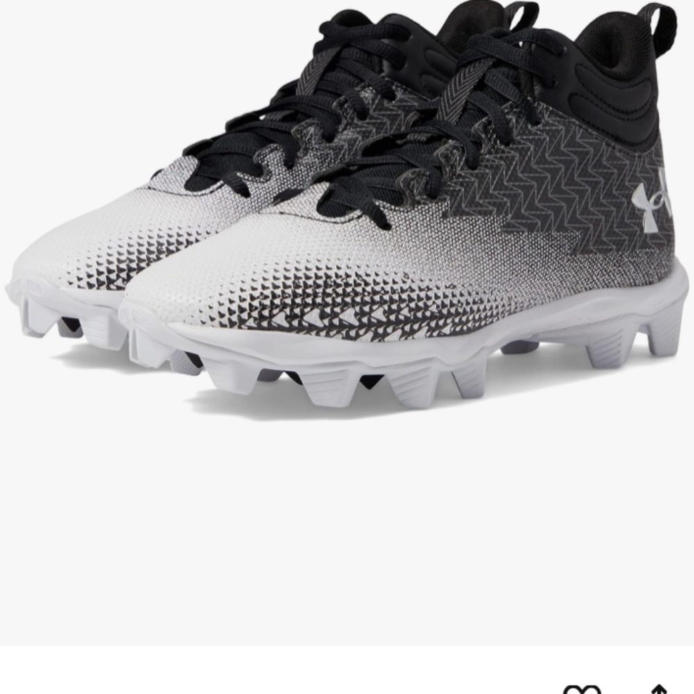 Under Armour boys Football Spotlight 3.0 Cleats